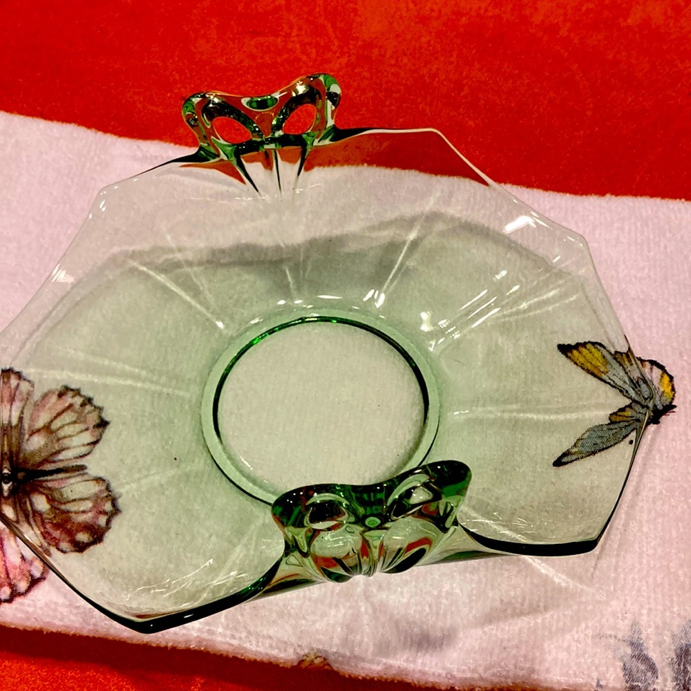 Vintage pretty green glass dish. Not sure about this piece.Cambridge glass-maybe